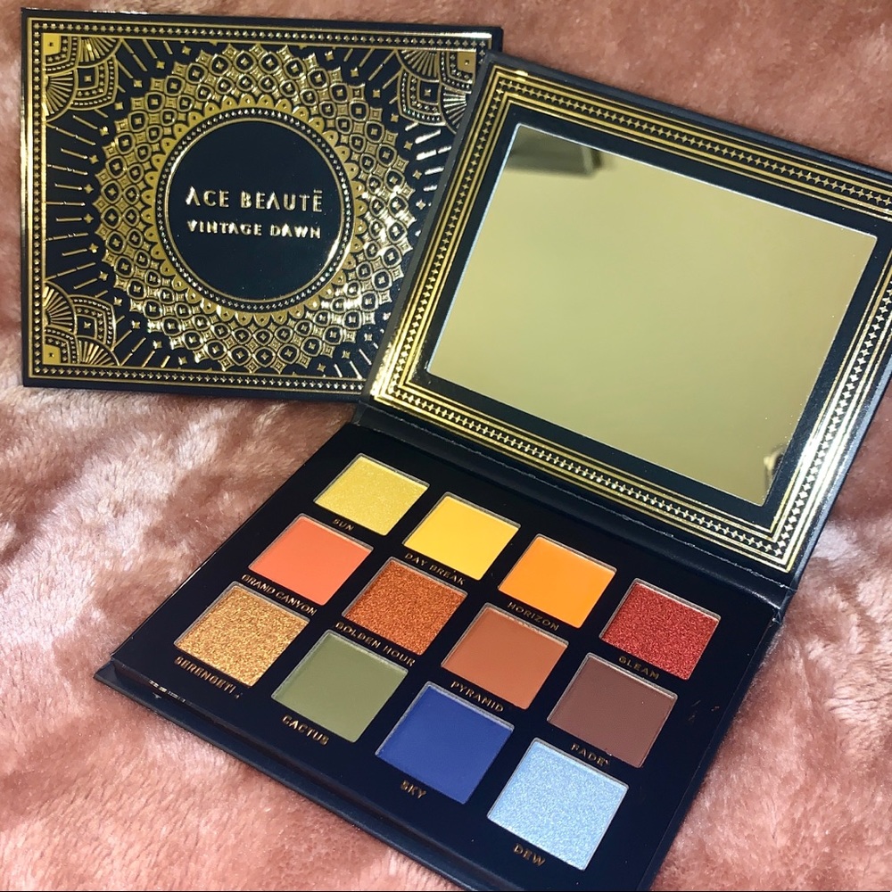 ACE BEAUTE - EYESHADOW PALETTE